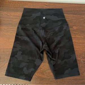 Align Shorts 8’’
